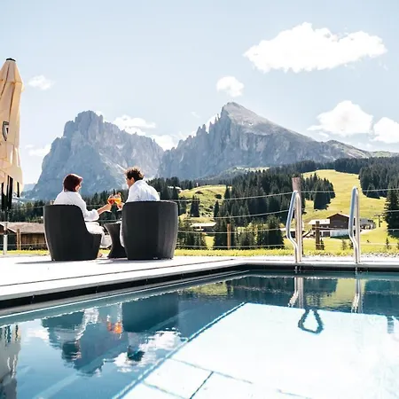 Saltria - Your Alpine Experience Hotel Alpe Di Siusi