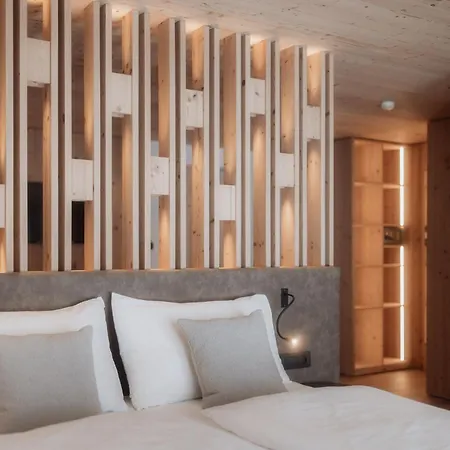 Saltria - Your Alpine Experience Otel Alpe Di Siusi