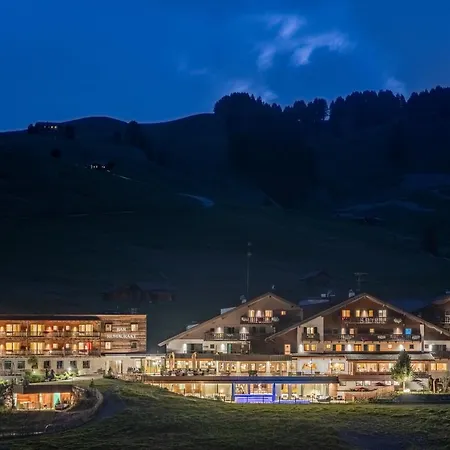 Otel Saltria - Your Alpine Experience